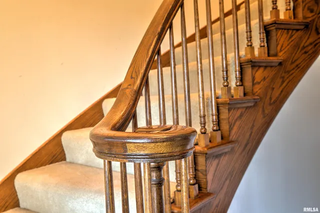 $499,900 | 1619 West Hallock Hollow Road, Edelstein, IL 61526