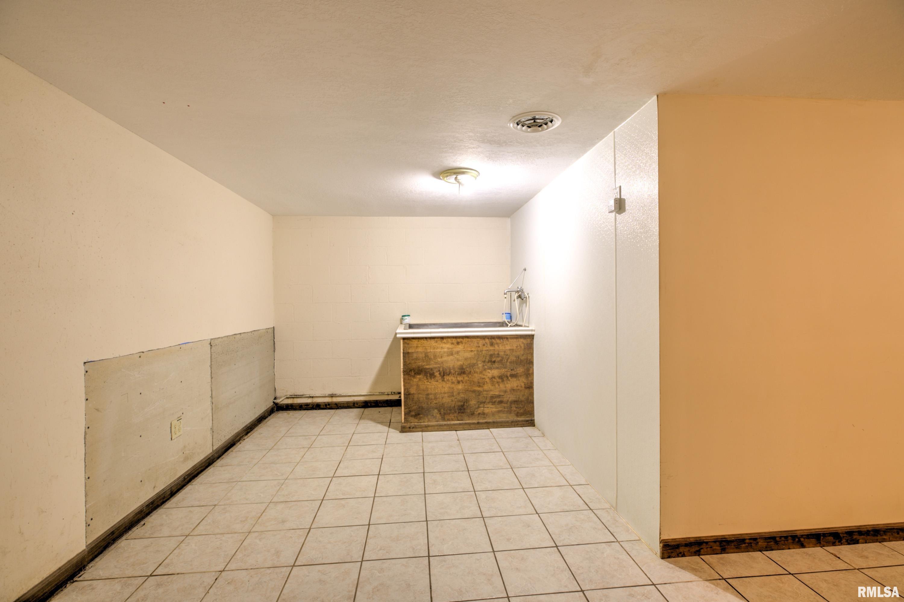 1619 West Hallock Hollow Road Edelstein, IL 61526 - Photo 48 of 68