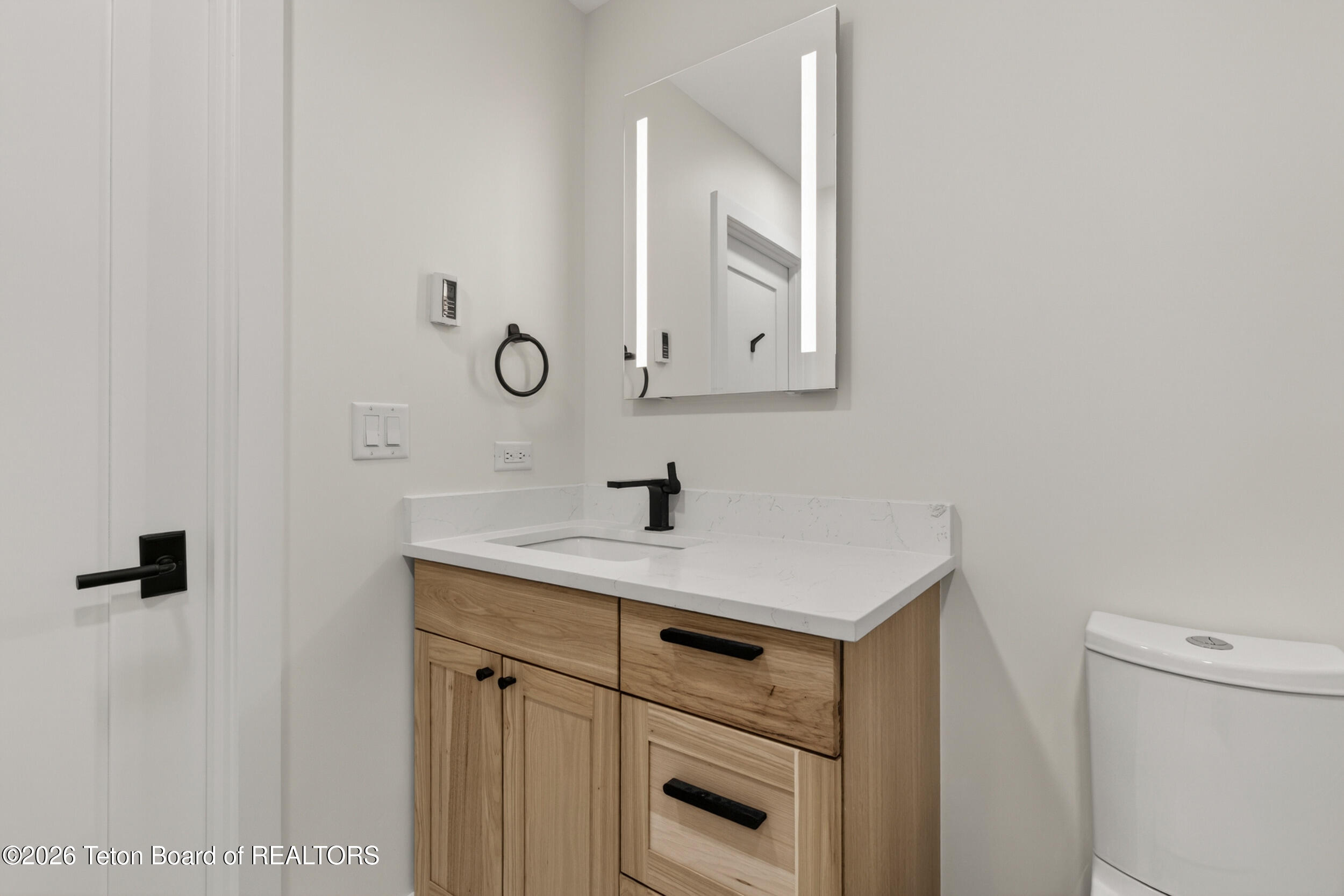 480 Henley Road Jackson, WY 83001 - Photo 33 of 57 Lower guest bath