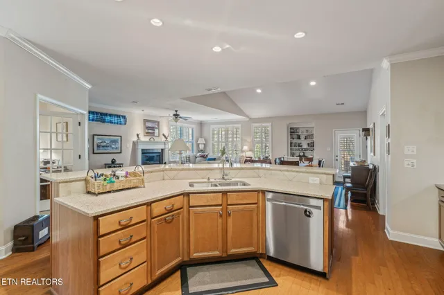 $495,000 | 5090 Dovewood Way, Unit 6, Knoxville, TN 37918