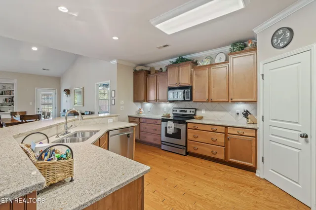 $495,000 | 5090 Dovewood Way, Unit 6, Knoxville, TN 37918