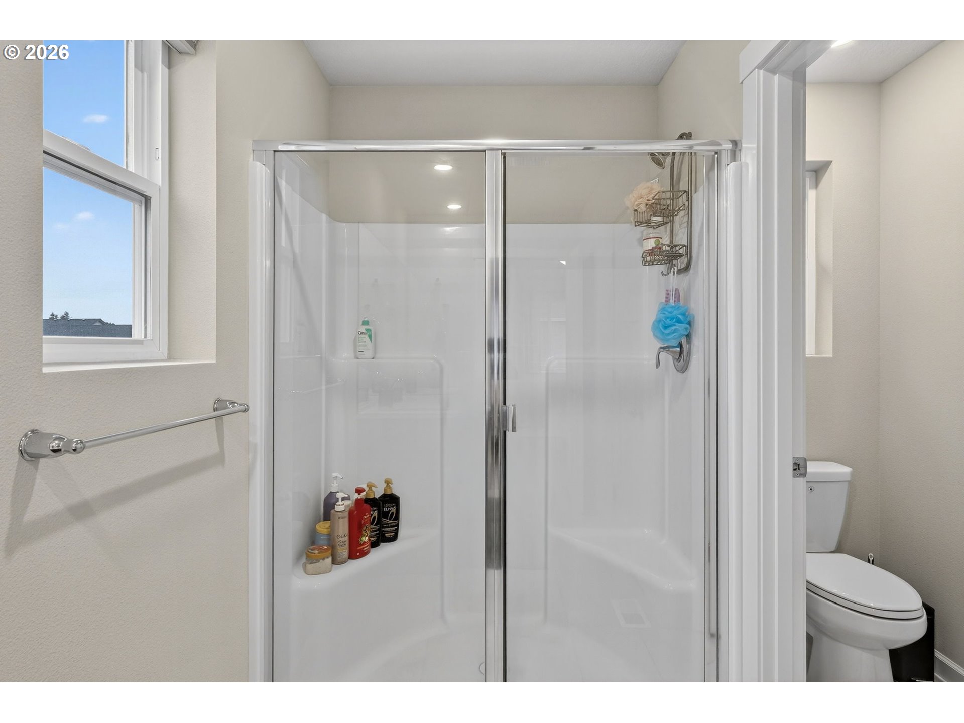 6490 Southeast 21st Terrace Gresham, OR 97080 - Photo 26 of 41 a bathroom with a shower and a toilet