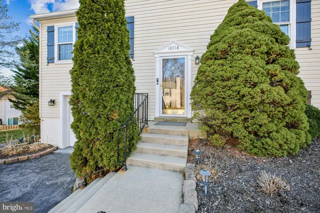 a view of an entryway door