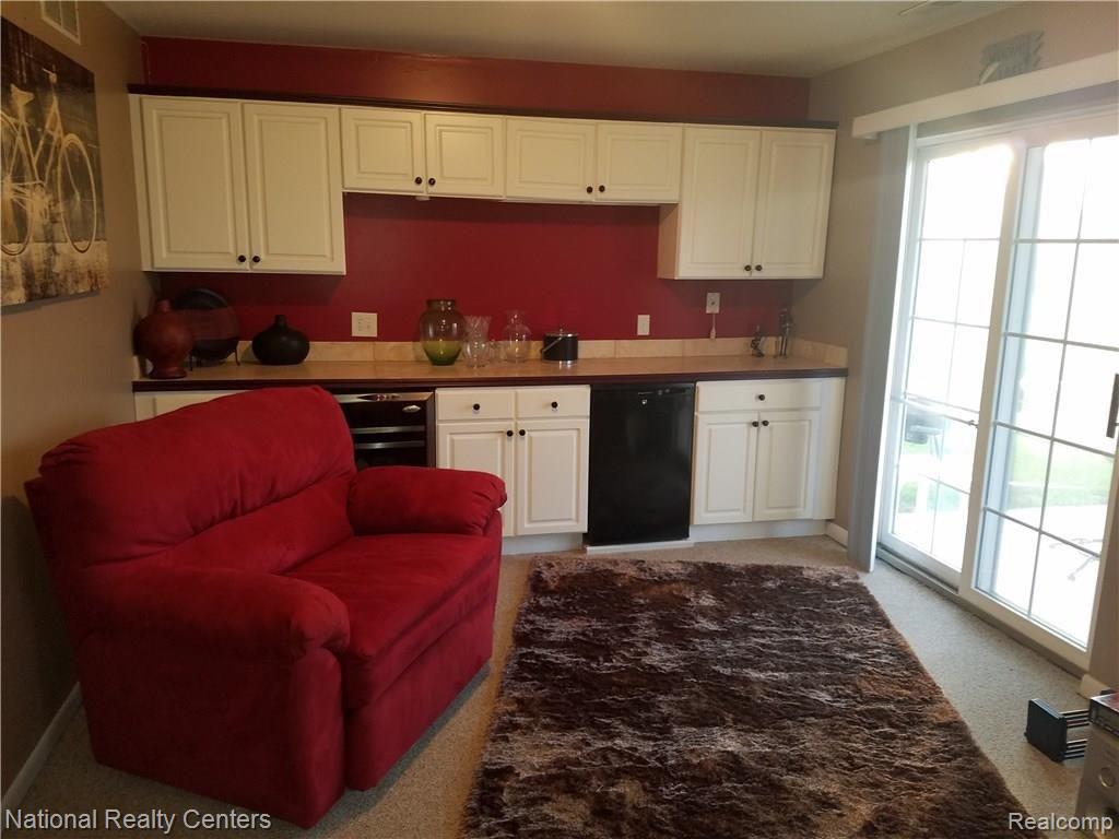 253 Oak Ridge Drive, Unit 44 Pontiac, MI 48341 - Photo 32 of 38