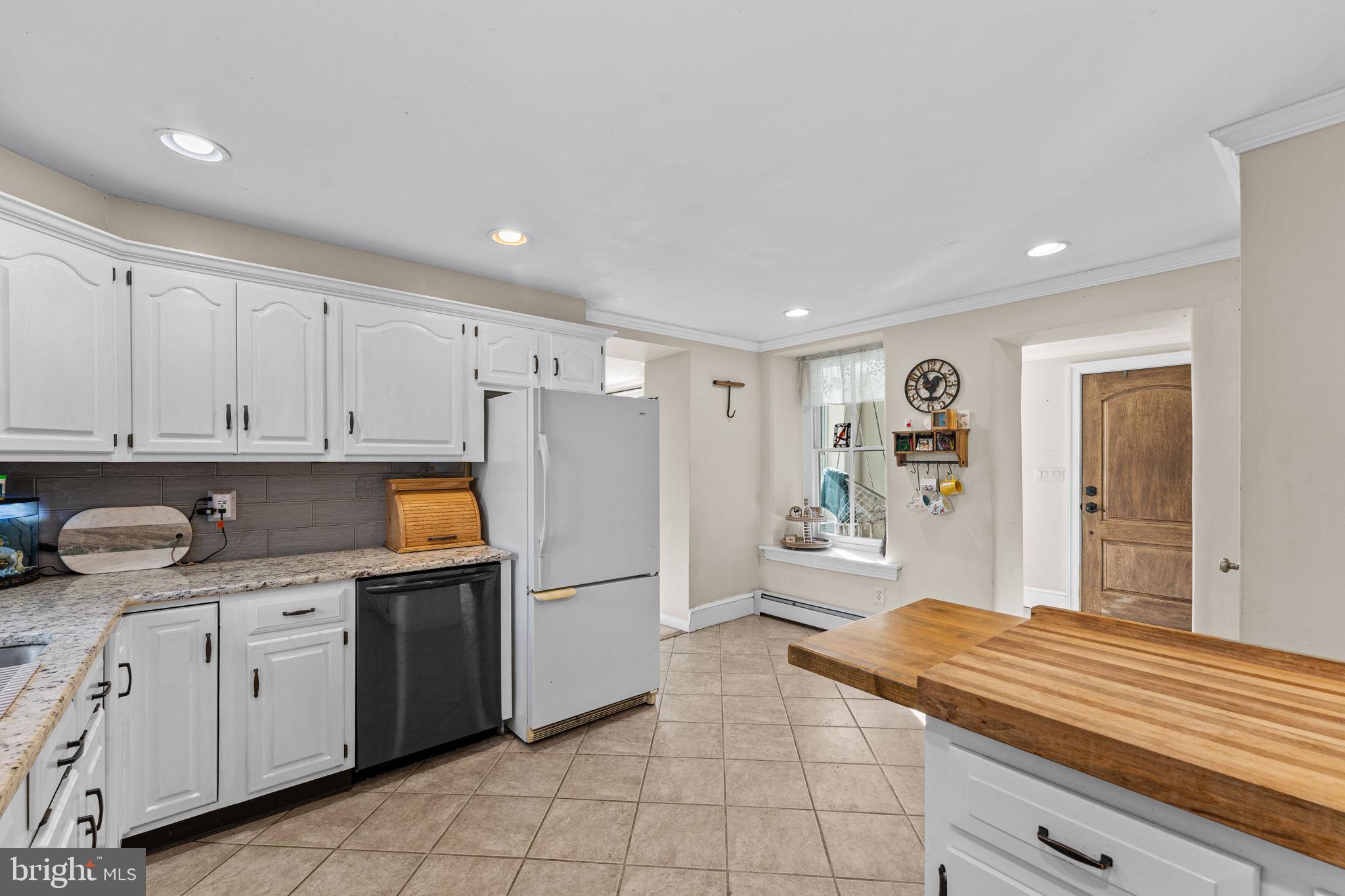 120 Alackness Road Spring City, PA 19475 - Photo 21 of 53 a bedroom with a bed and cabinets