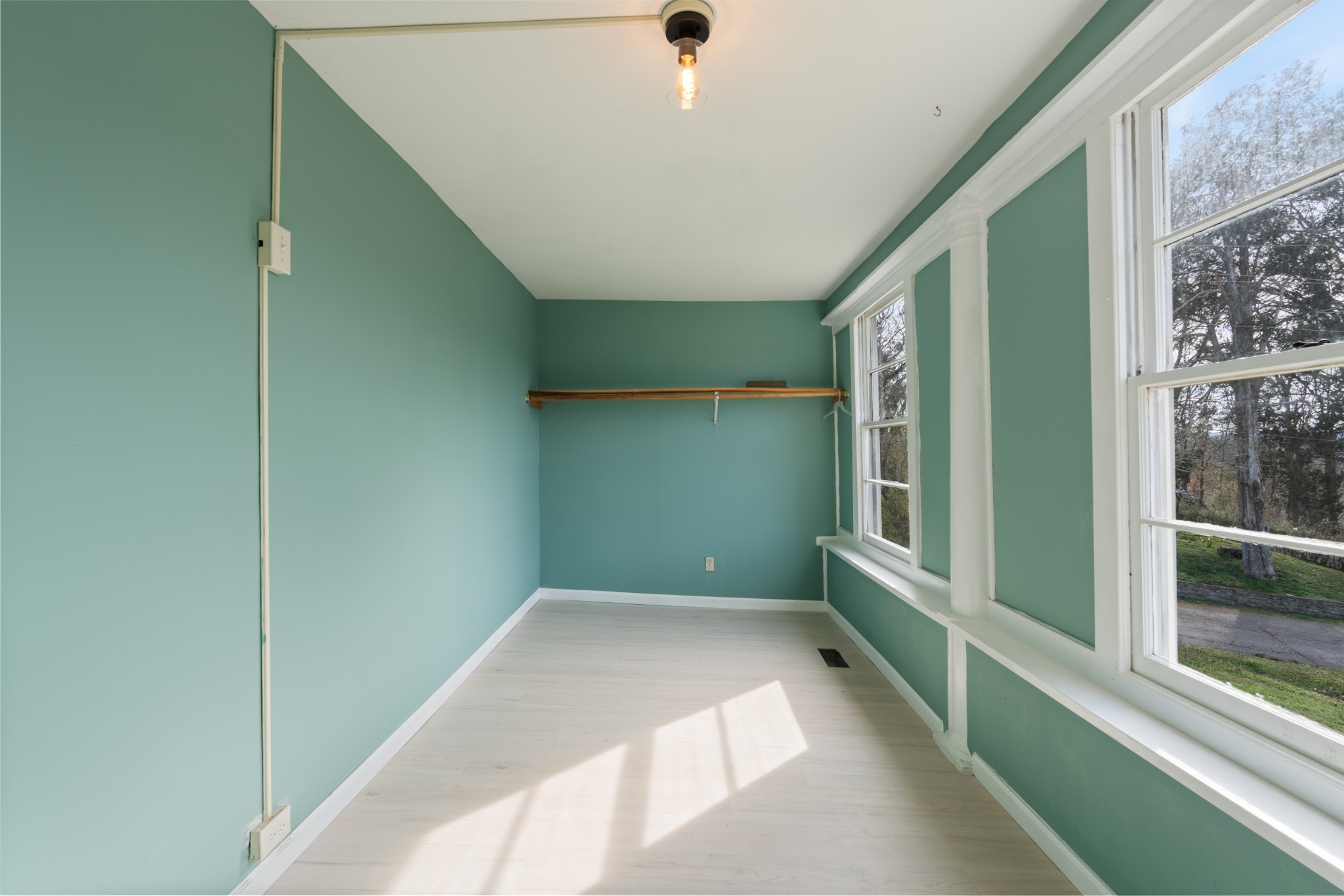 126 West End Avenue Centerville, TN 37033 - Photo 23 of 37 a view of an entryway