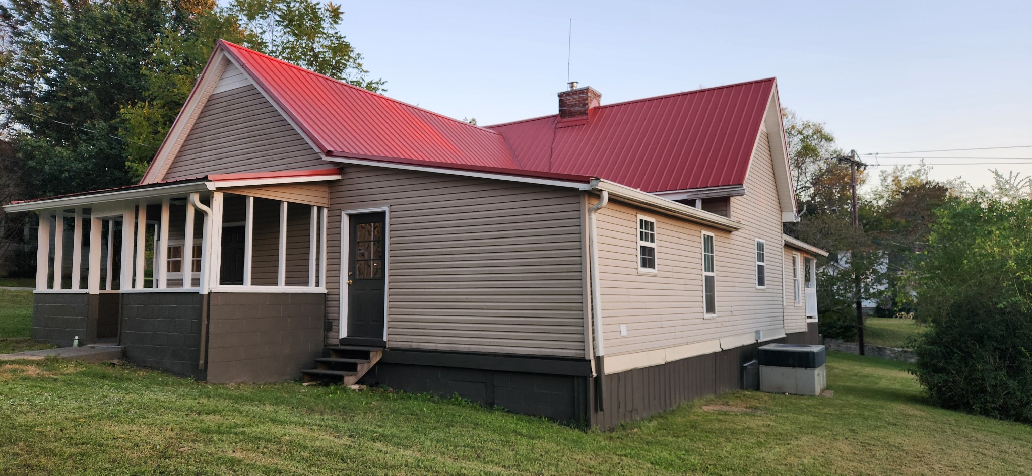 126 West End Avenue Centerville, TN 37033 - Photo 4 of 28 a view of a house with backyard