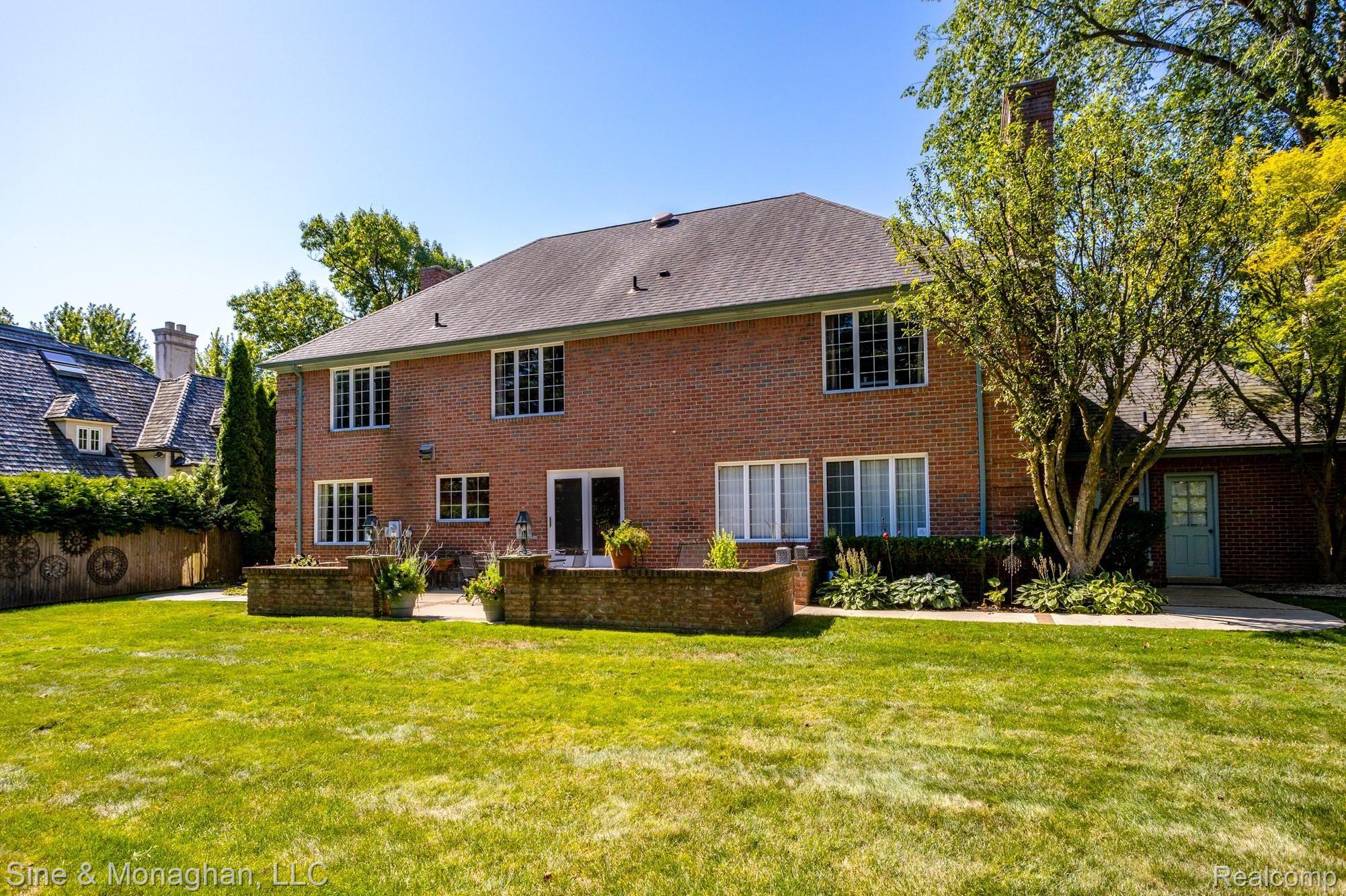 96 Lewiston Road Grosse Pointe, MI 48236 - Photo 52 of 76 96 Lewiston Exteriors S023.jpg