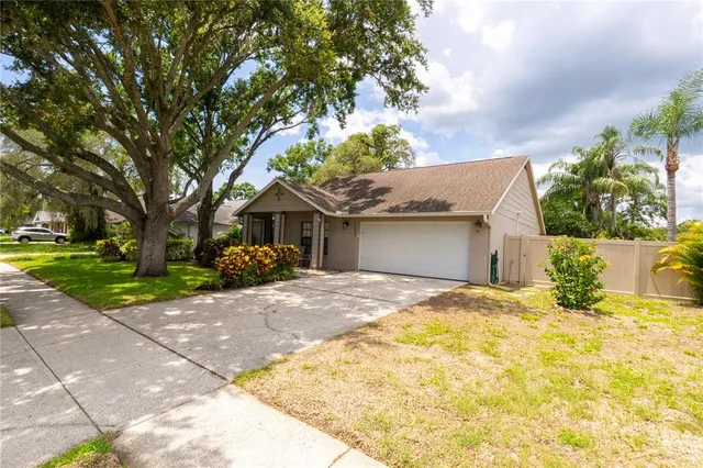 $460,000 | 15028 Redcliff Drive, Tampa, FL 33625