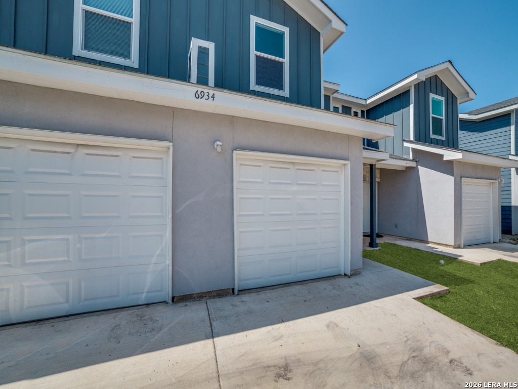 6934 Crestway Road San Antonio, TX 78239 - Photo 3 of 25