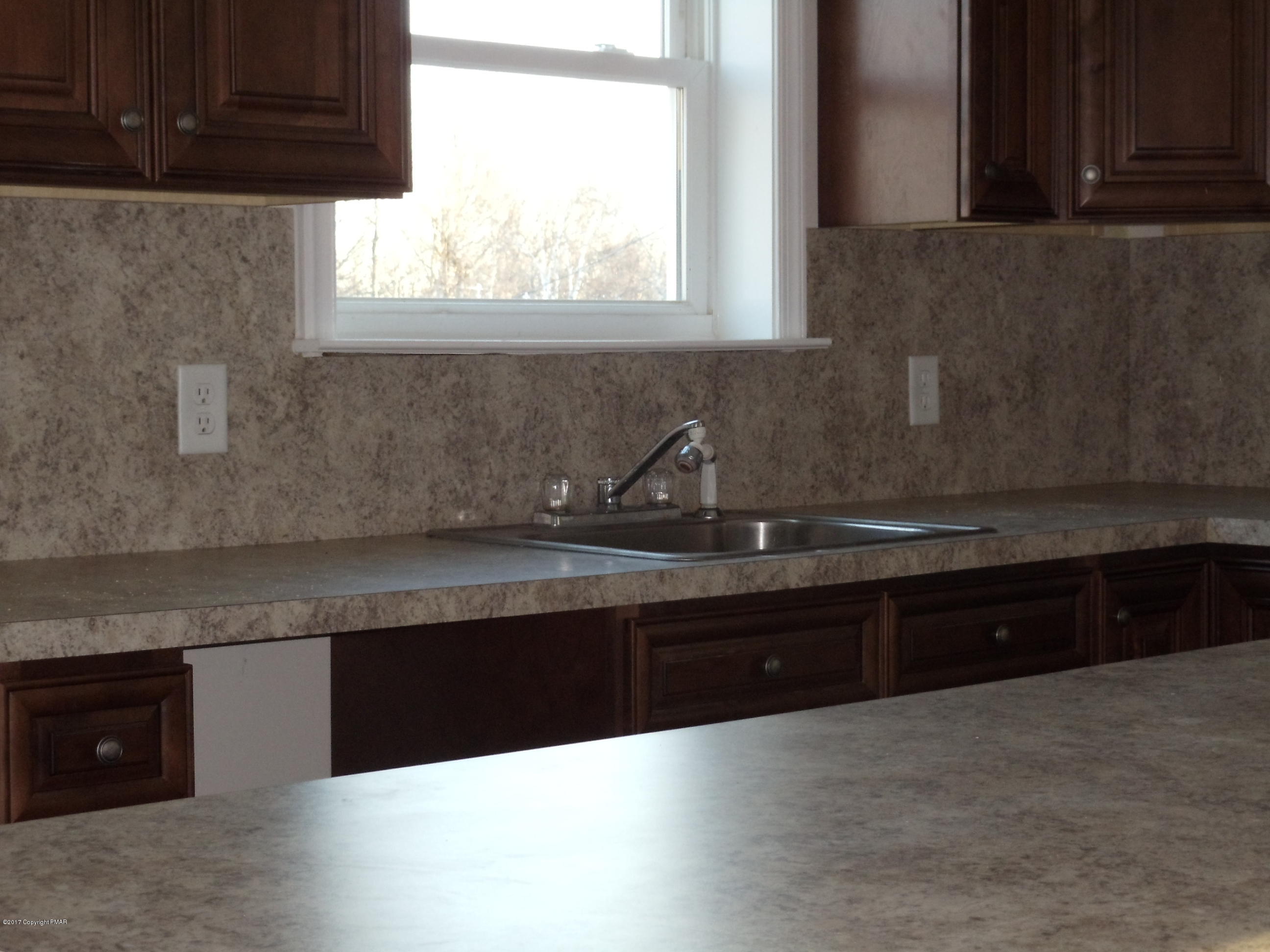 179 Upper Notch Road Albrightsville, PA 18210 - Photo 5 of 23 DSC03828