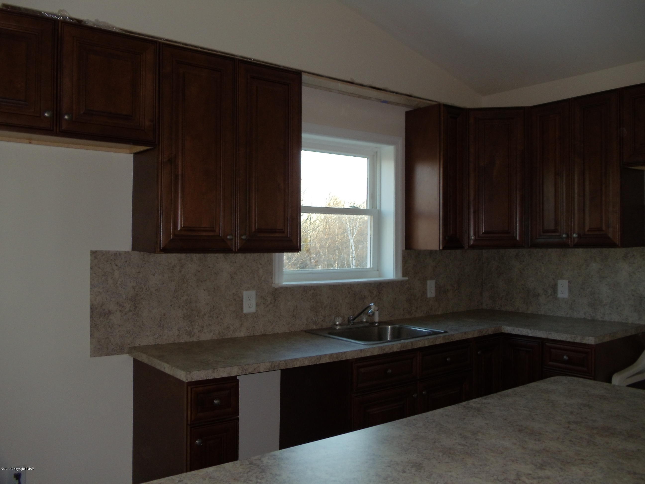 179 Upper Notch Road Albrightsville, PA 18210 - Photo 7 of 23 DSC03833