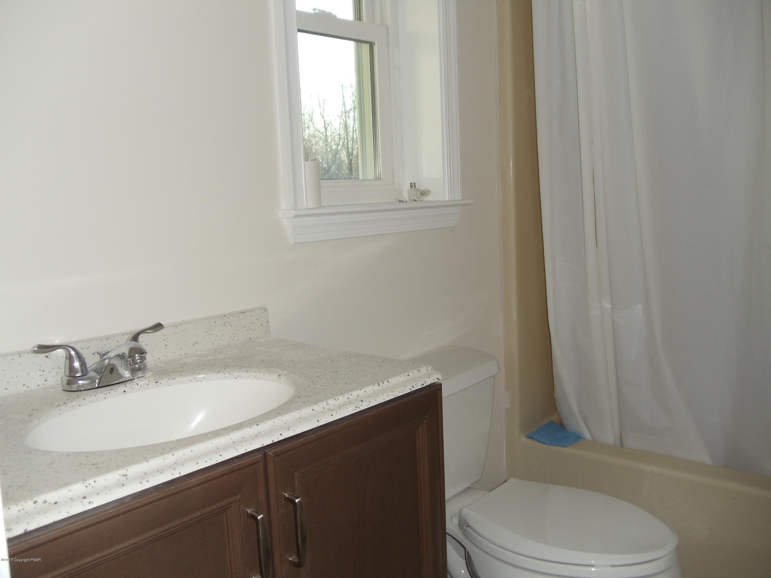 179 Upper Notch Road Albrightsville, PA 18210 - Photo 10 of 23 DSC03816