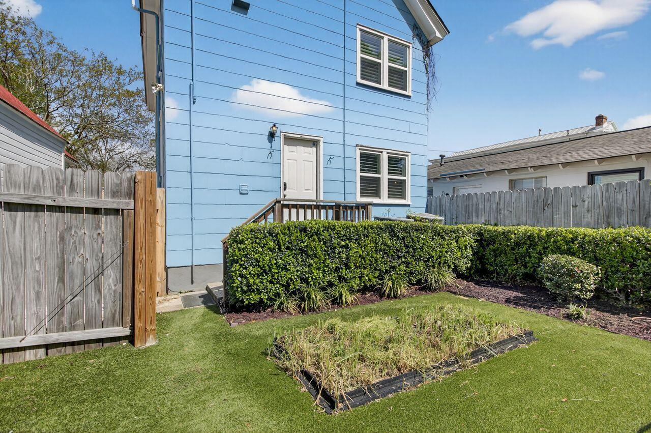 435 Race Street Charleston, SC 29403 - Photo 20 of 42 Fenced Yard