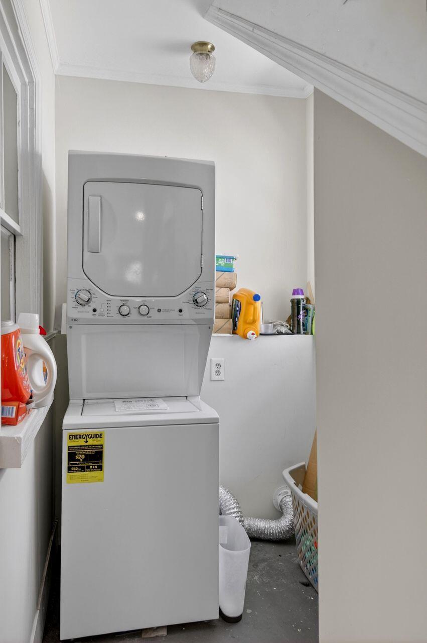 435 Race Street Charleston, SC 29403 - Photo 25 of 42 Laundry Center