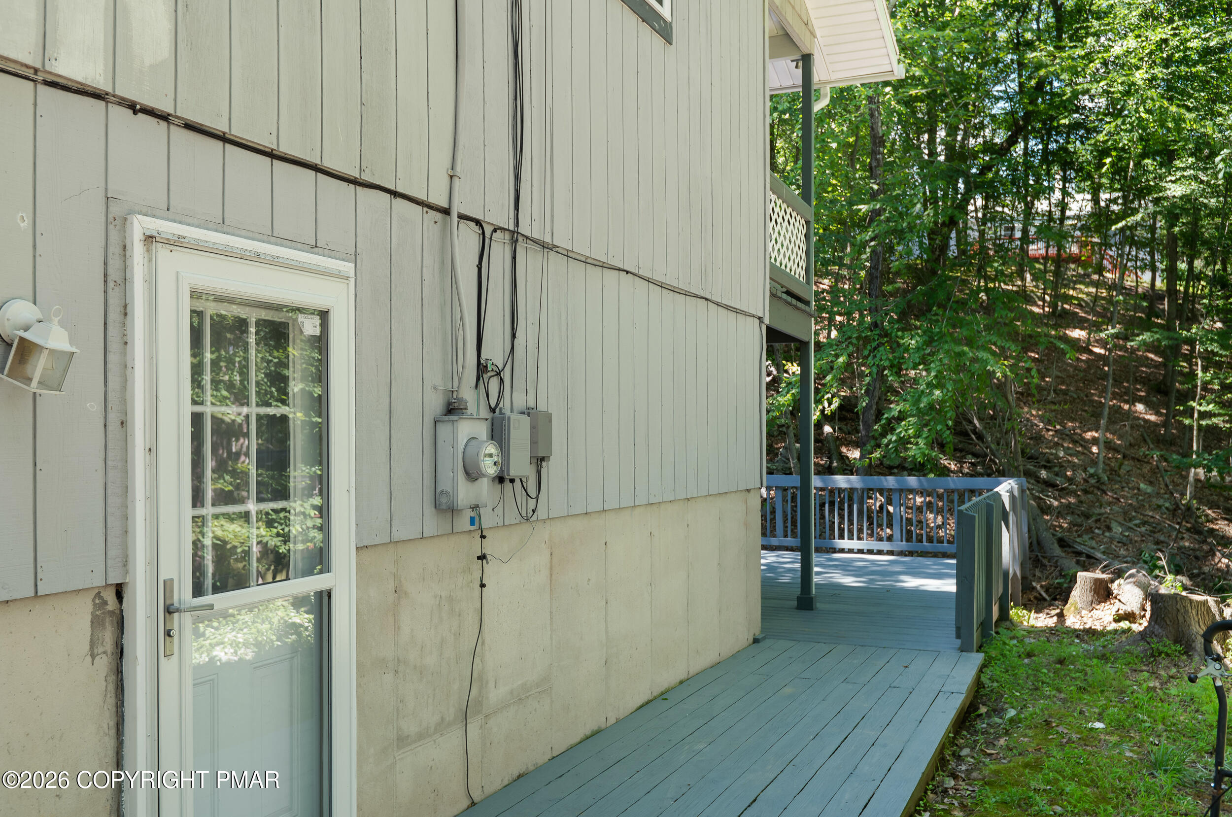 5966 Decker Road Bushkill, PA 18324 - Photo 35 of 38 Right side entry