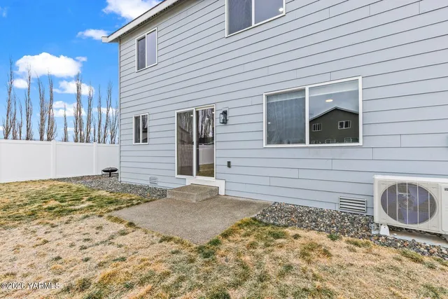 $369,500 | 311 Aspen Street North, Tieton, WA 98947