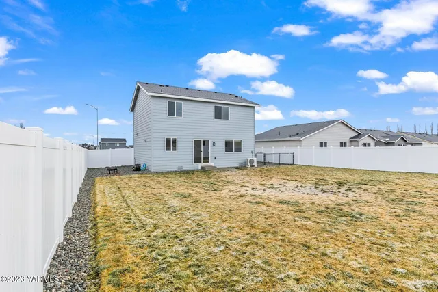 $369,500 | 311 Aspen Street North, Tieton, WA 98947