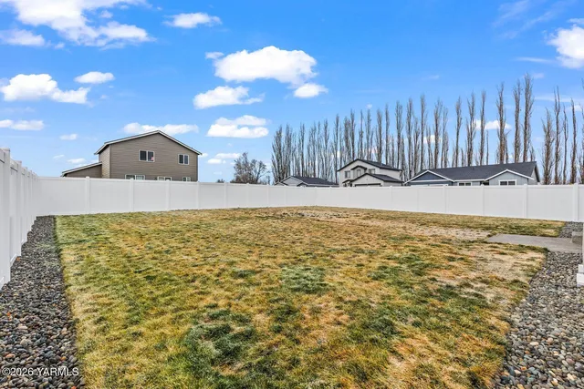$369,500 | 311 Aspen Street North, Tieton, WA 98947