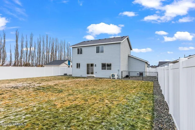 $369,500 | 311 Aspen Street North, Tieton, WA 98947