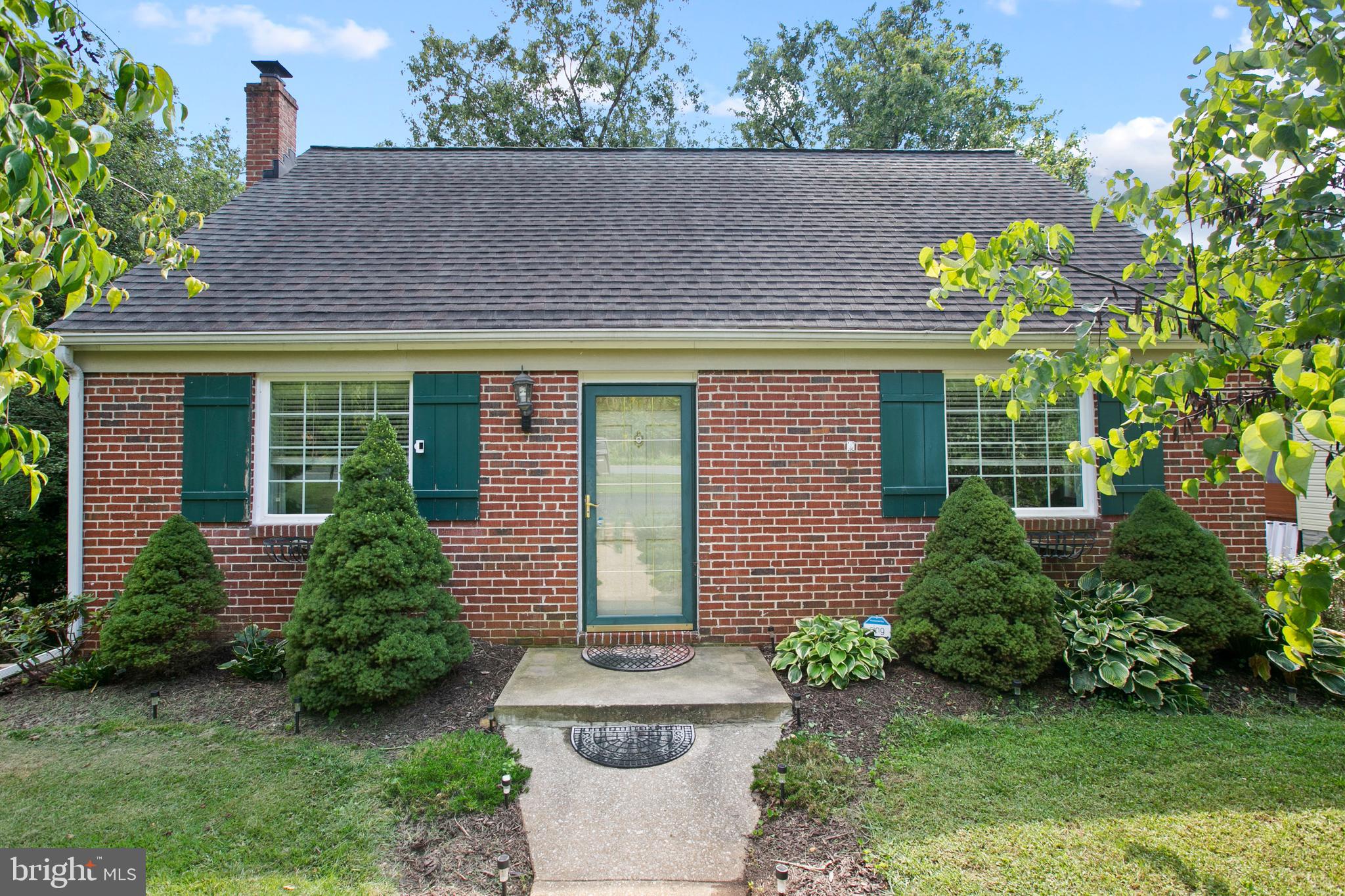 413 Warren Road Cockeysville, MD 21030 - Photo 1 of 36 Welcome to 413 Warren Road!