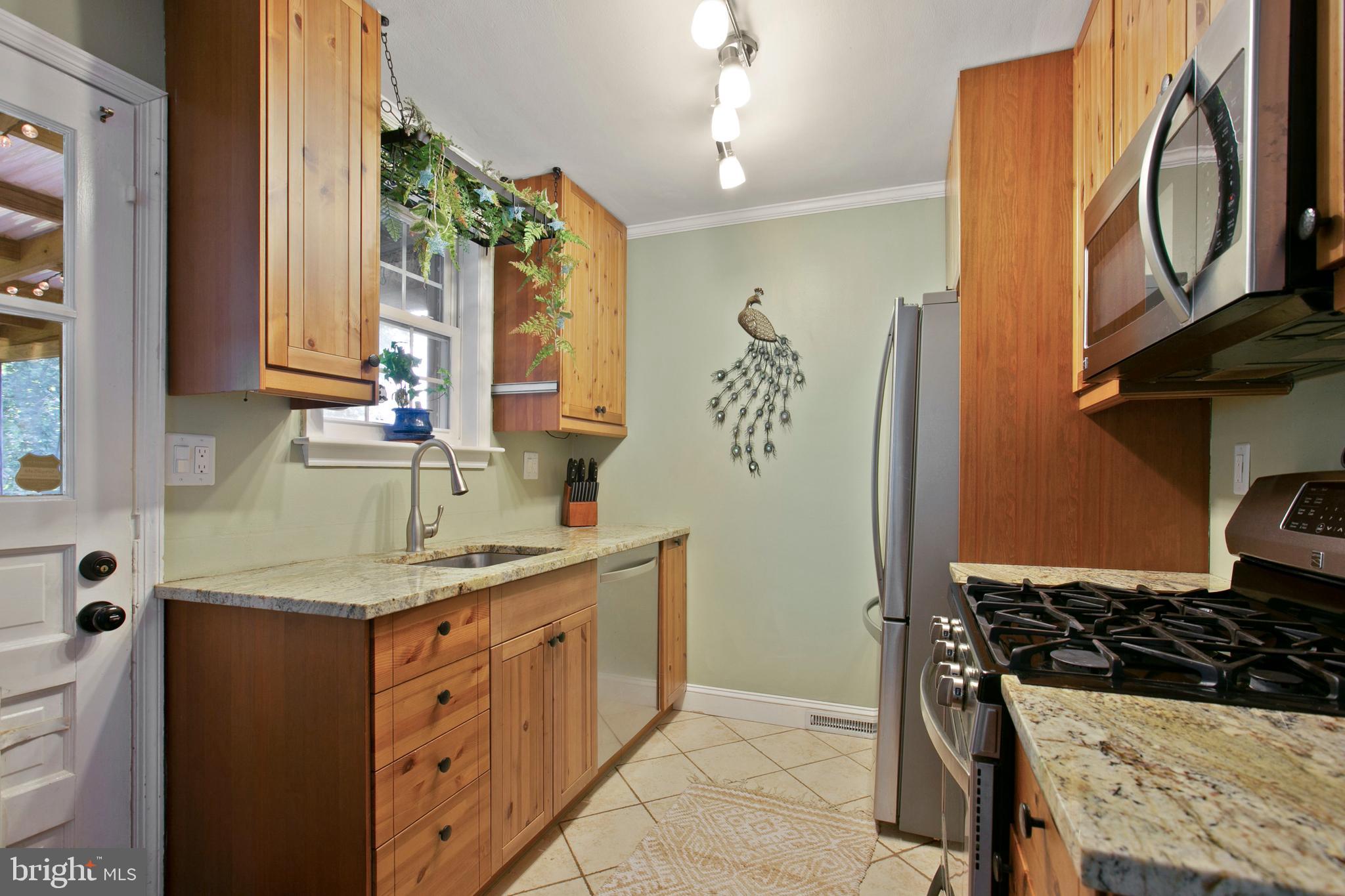 413 Warren Road Cockeysville, MD 21030 - Photo 10 of 36 Eat-In Kitchen