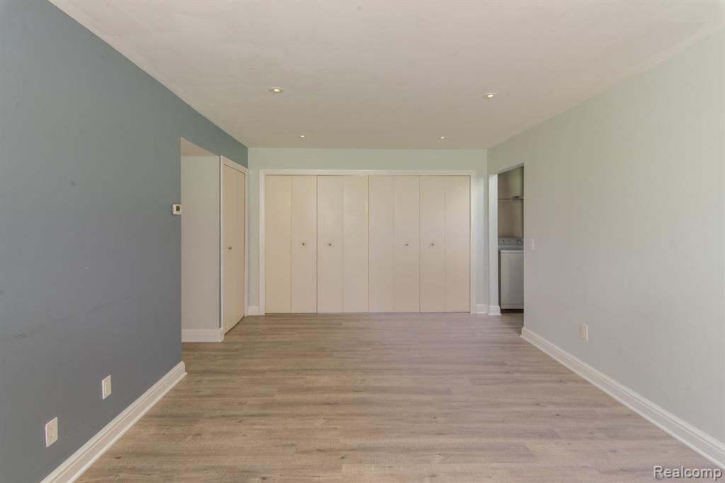 29870 West 12 Mile Road, Unit 704 Farmington, MI 48334 - Photo 7 of 16