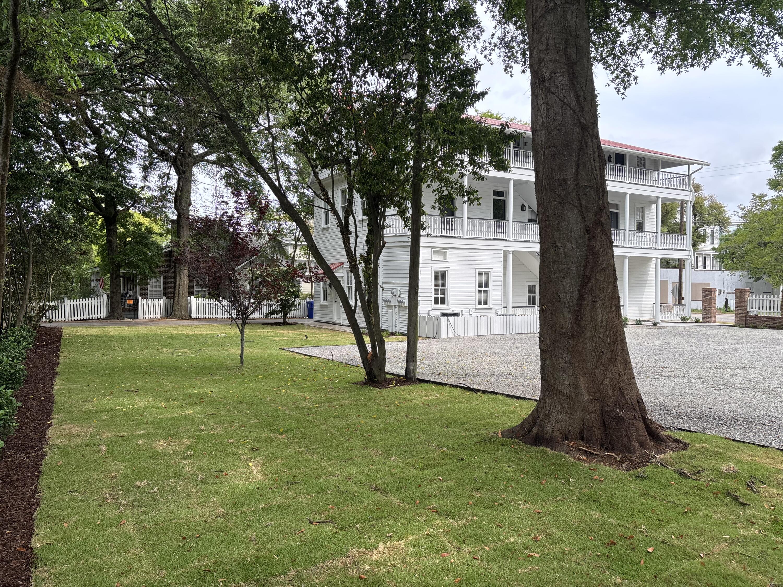 419 Whilden Street, Unit B Mount Pleasant, SC 29464 - Photo 11 of 12 IMG_5987