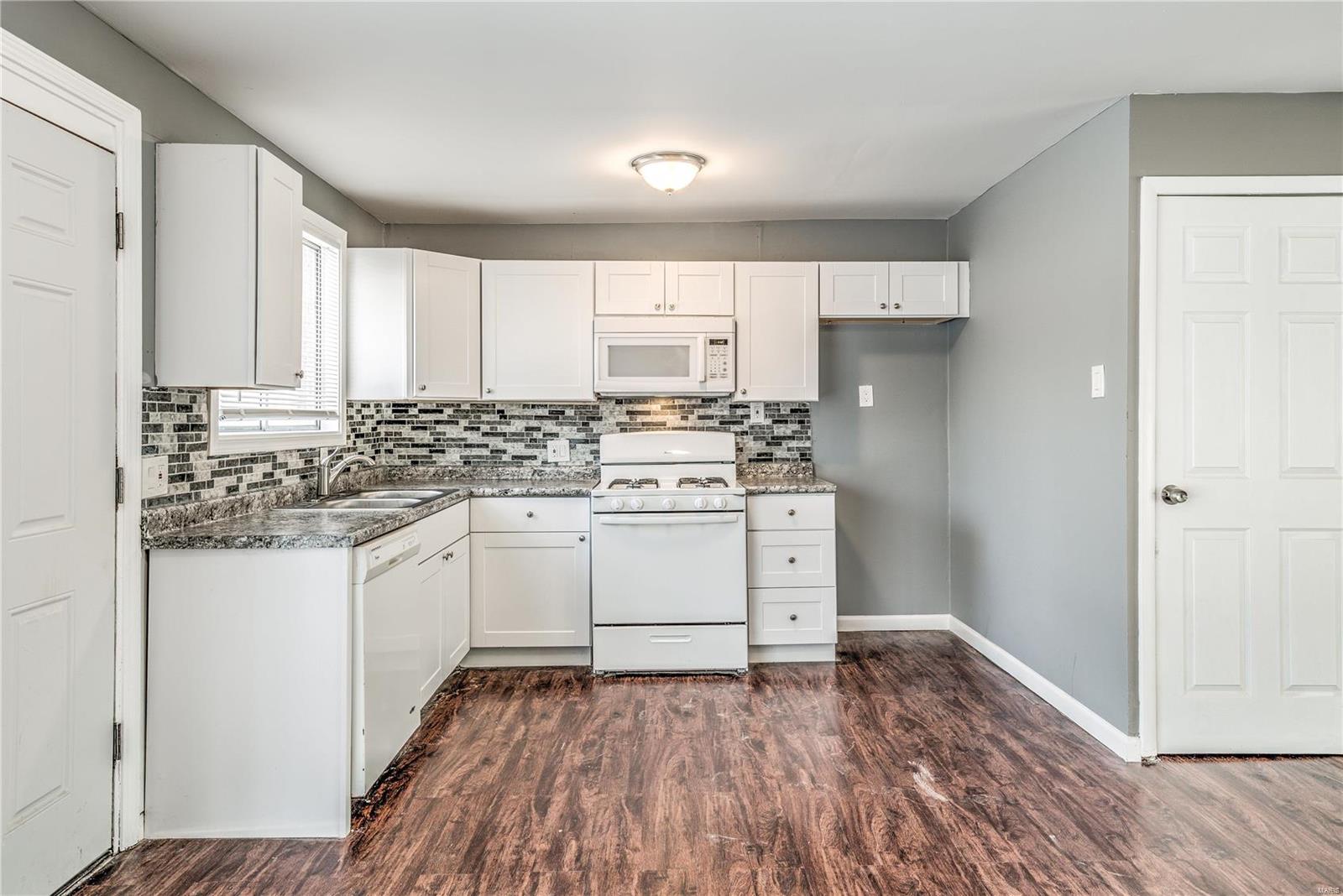 2276 Hudson Road St. Louis, MO 63136 - Photo 8 of 20 Gallery Image 8