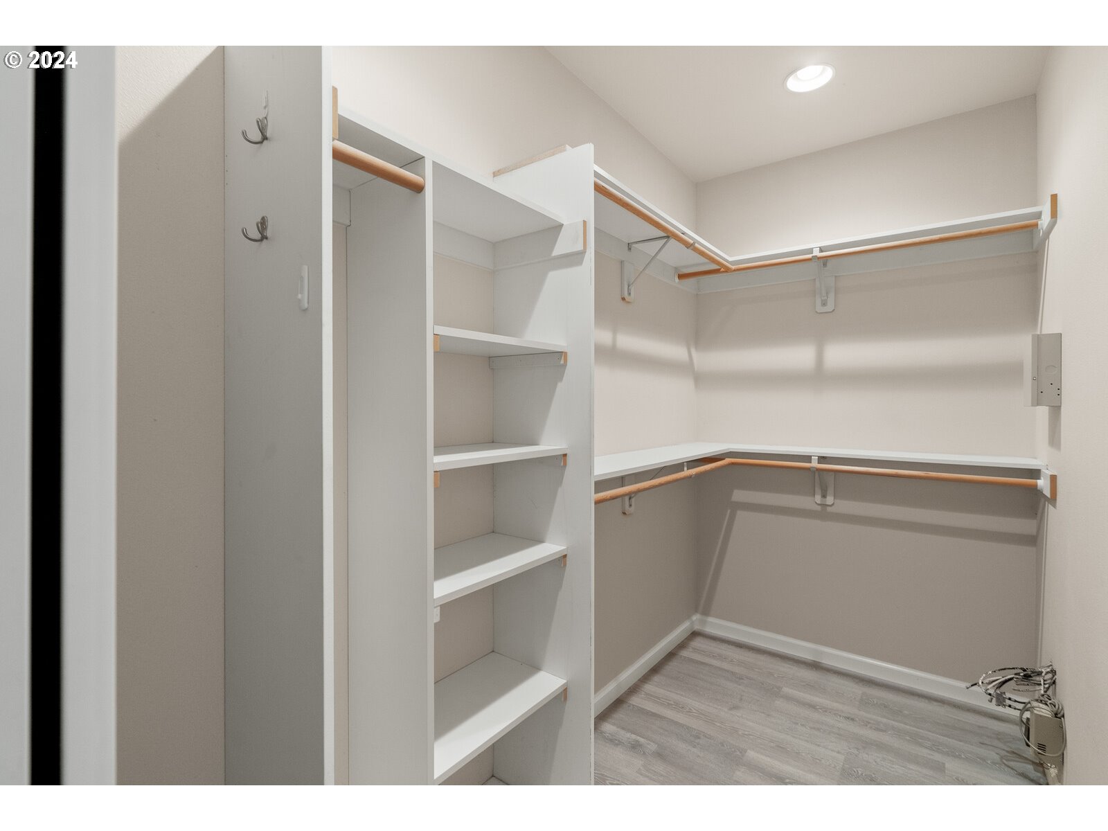 31500 Northwest 13th Avenue Ridgefield, WA 98642 - Photo 28 of 48 Owner's Suite Bedroom