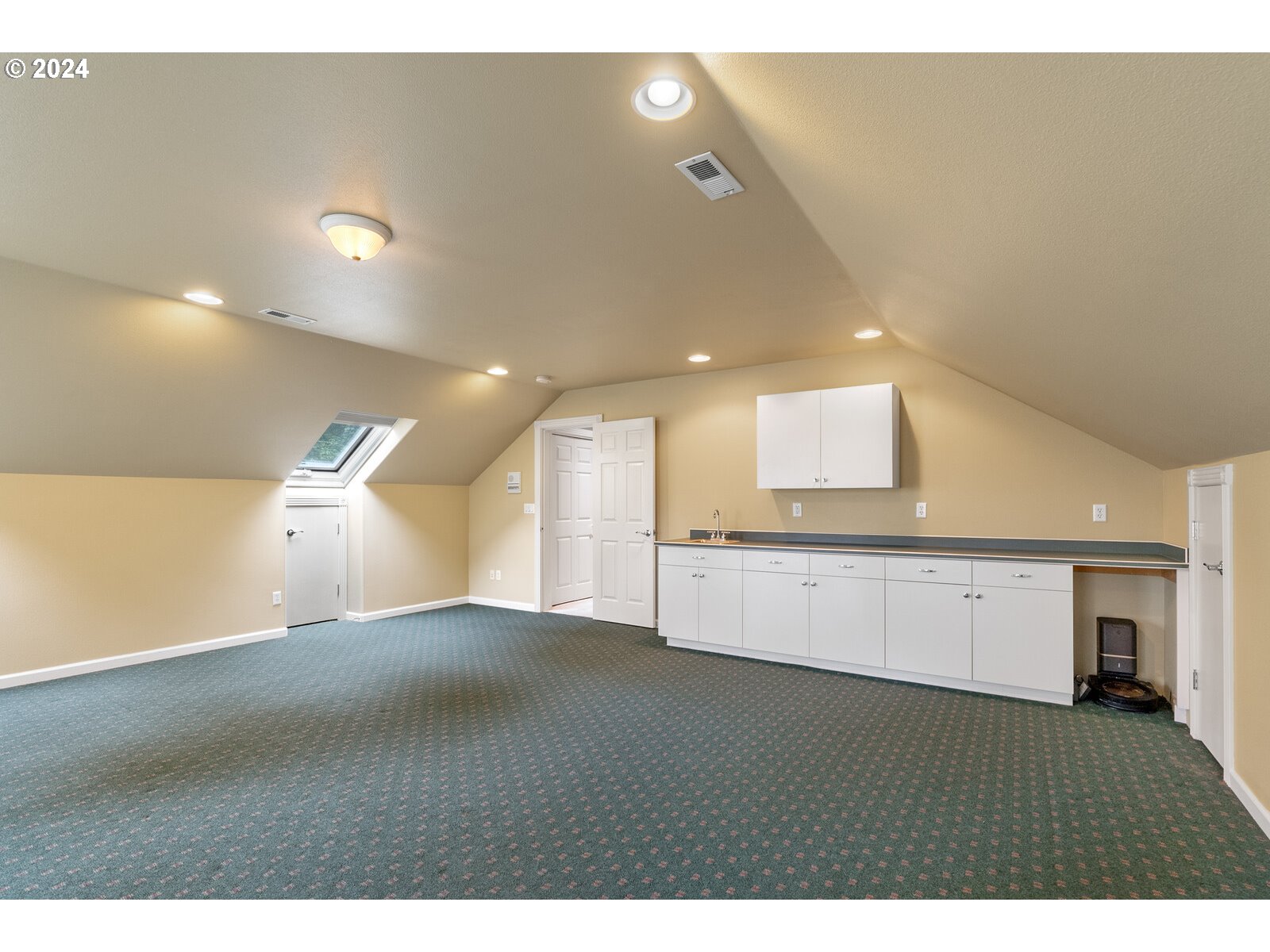 31500 Northwest 13th Avenue Ridgefield, WA 98642 - Photo 39 of 48 a view of an empty room with kitchen and window