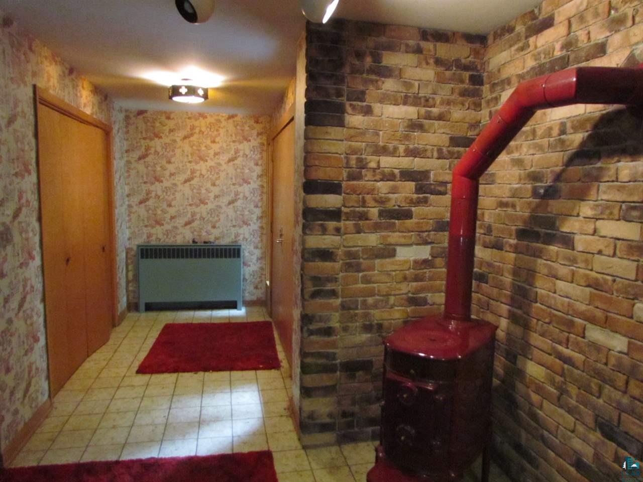 4659 West Pioneer Road Duluth, MN 55803 - Photo 10 of 19 Front entry