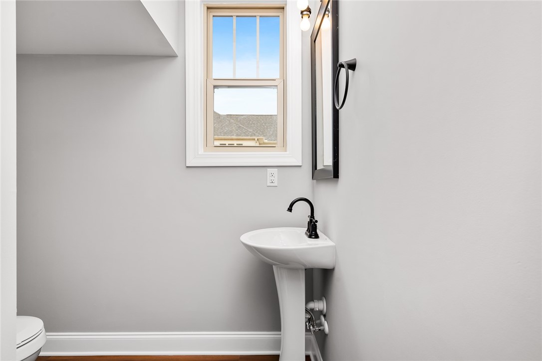 5838 Pearman Dairy Road Anderson, SC 29625 - Photo 8 of 47 Guest Bathroom