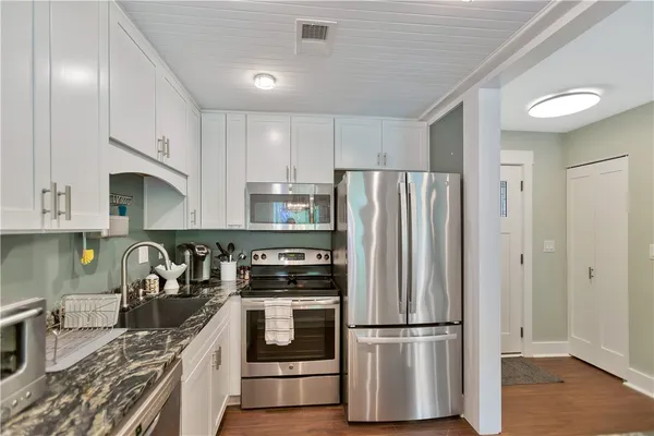 $381,000 | 15 C Hartwell Villas, Anderson, SC 29626