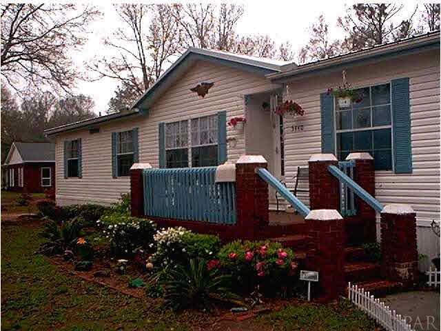 5440 Kauffman Road Milton, FL 32583 - Photo 1 of 22 Excellent Landscaping