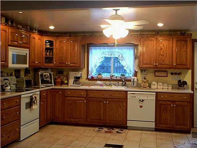 5440 Kauffman Road Milton, FL 32583 - Photo 4 of 22 Custom Designed Kitchen w Lazy Susan
