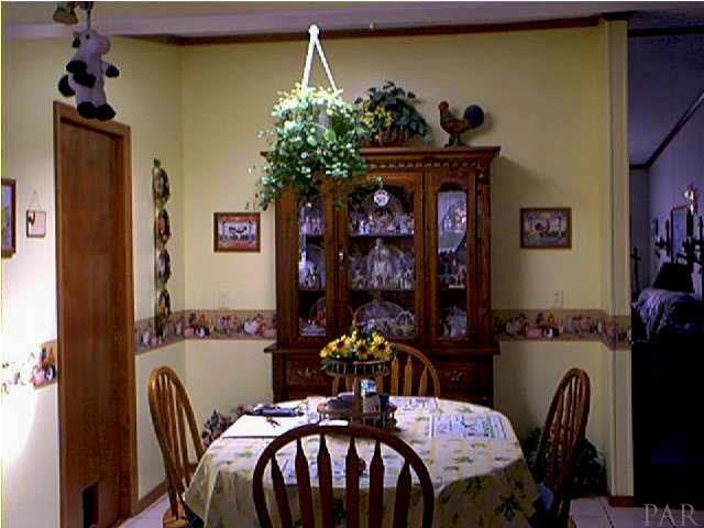 5440 Kauffman Road Milton, FL 32583 - Photo 7 of 22 Breakfast Nook