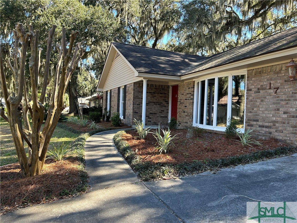 17 Ole Oak Road Savannah, GA 31410 - Photo 1 of 24