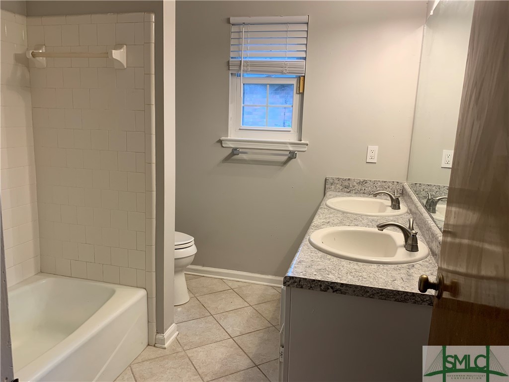 17 Ole Oak Road Savannah, GA 31410 - Photo 13 of 24