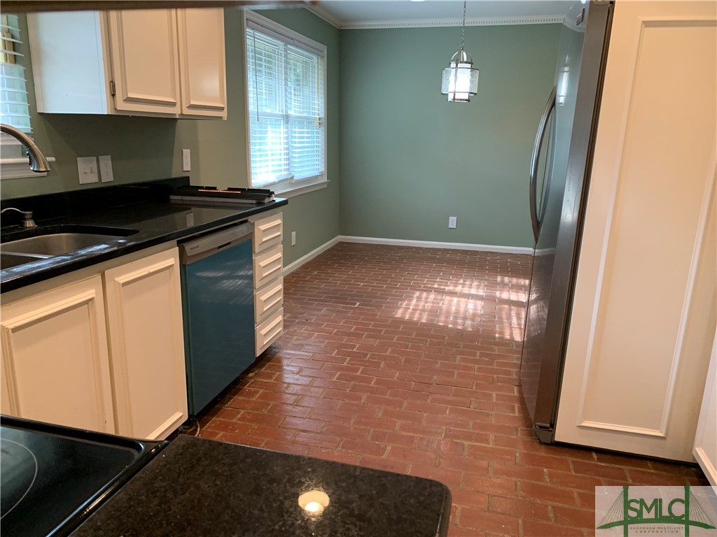 17 Ole Oak Road Savannah, GA 31410 - Photo 8 of 24