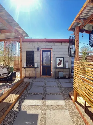 a view of a livingroom with furniture
