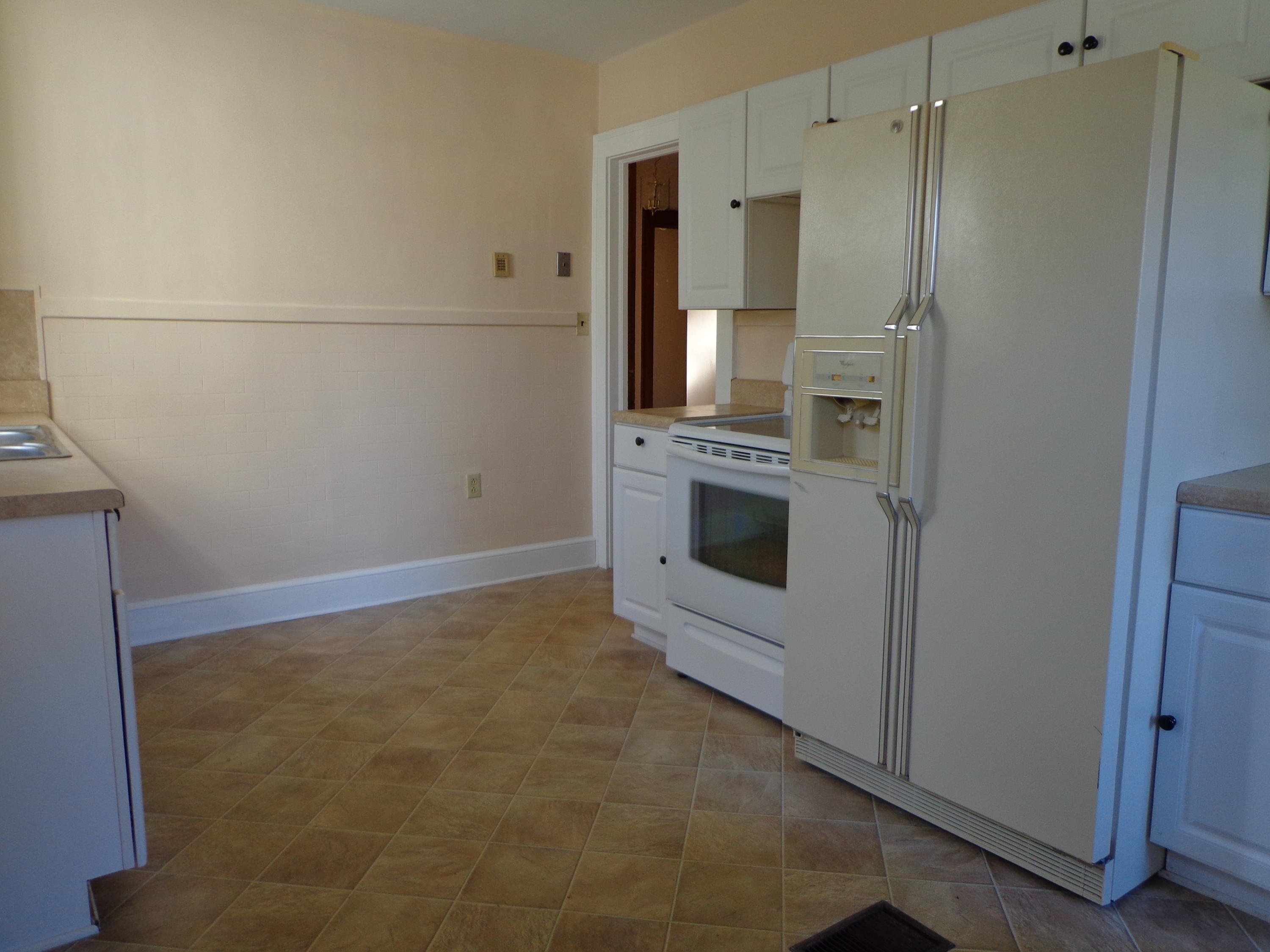 2628 Bandy Road Southeast Roanoke, VA 24014 - Photo 3 of 66 DSC07853