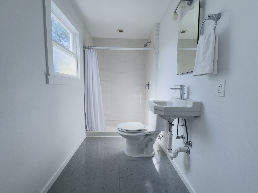 1148 Gunter Street, Unit A & B Austin, TX 78721 - Photo 30 of 38