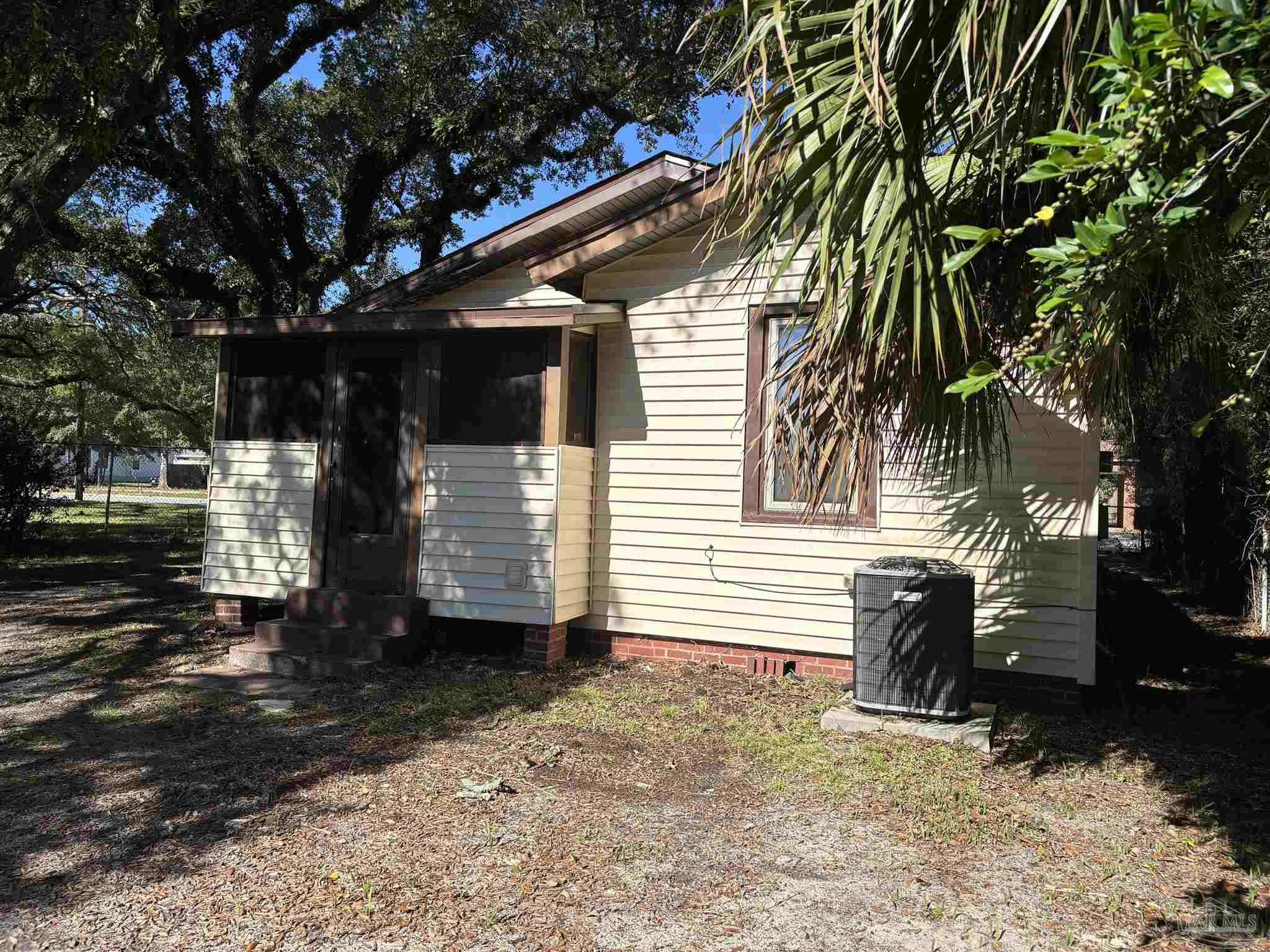 1717 West Government Street Pensacola, FL 32502 - Photo 4 of 21