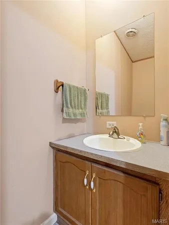 $174,900 | 10283 Green Bottom Drive, Sullivan, MO 63080