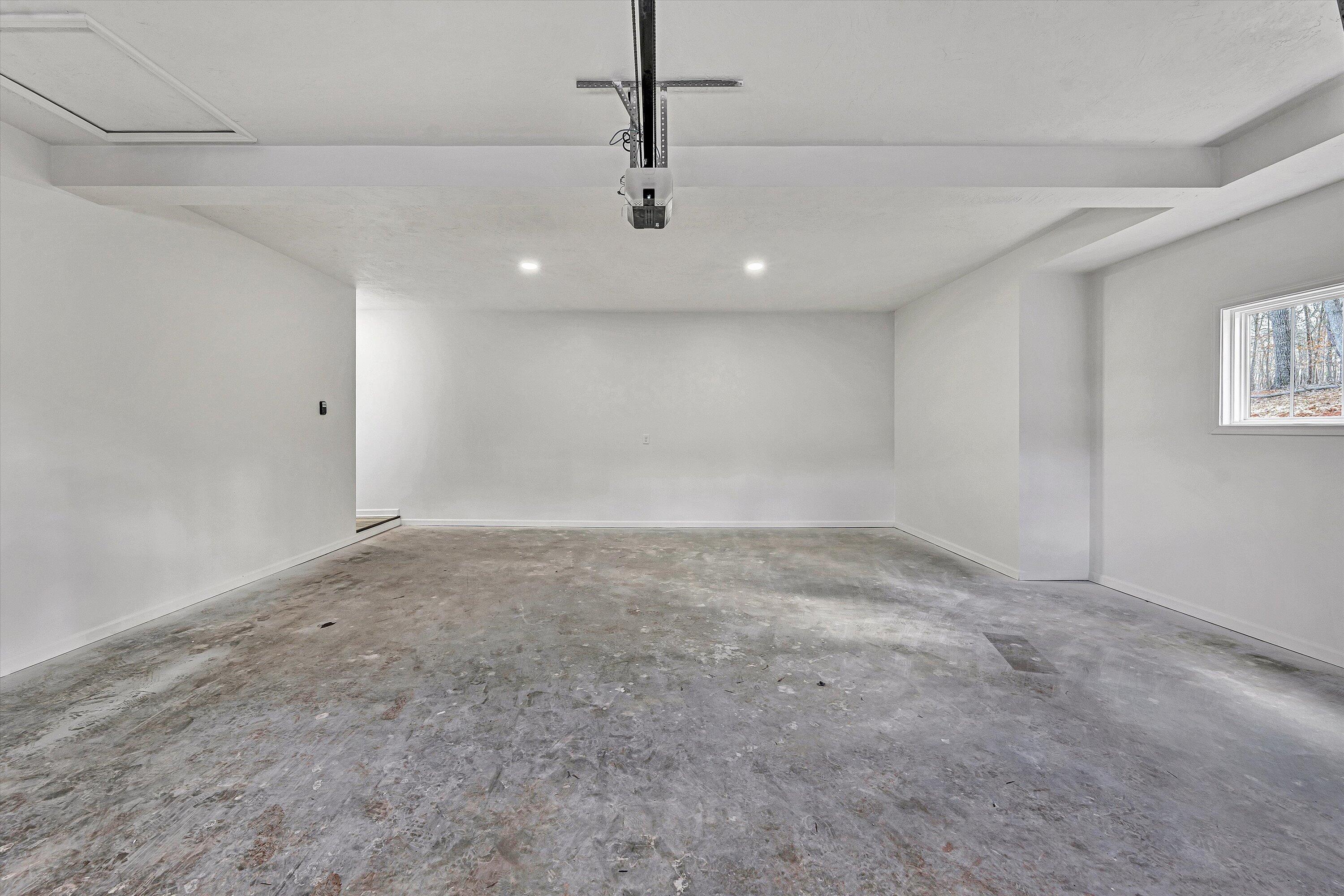 103 Bluff Court Moneta, VA 24121 - Photo 18 of 63 an empty room with a ceiling fan and window