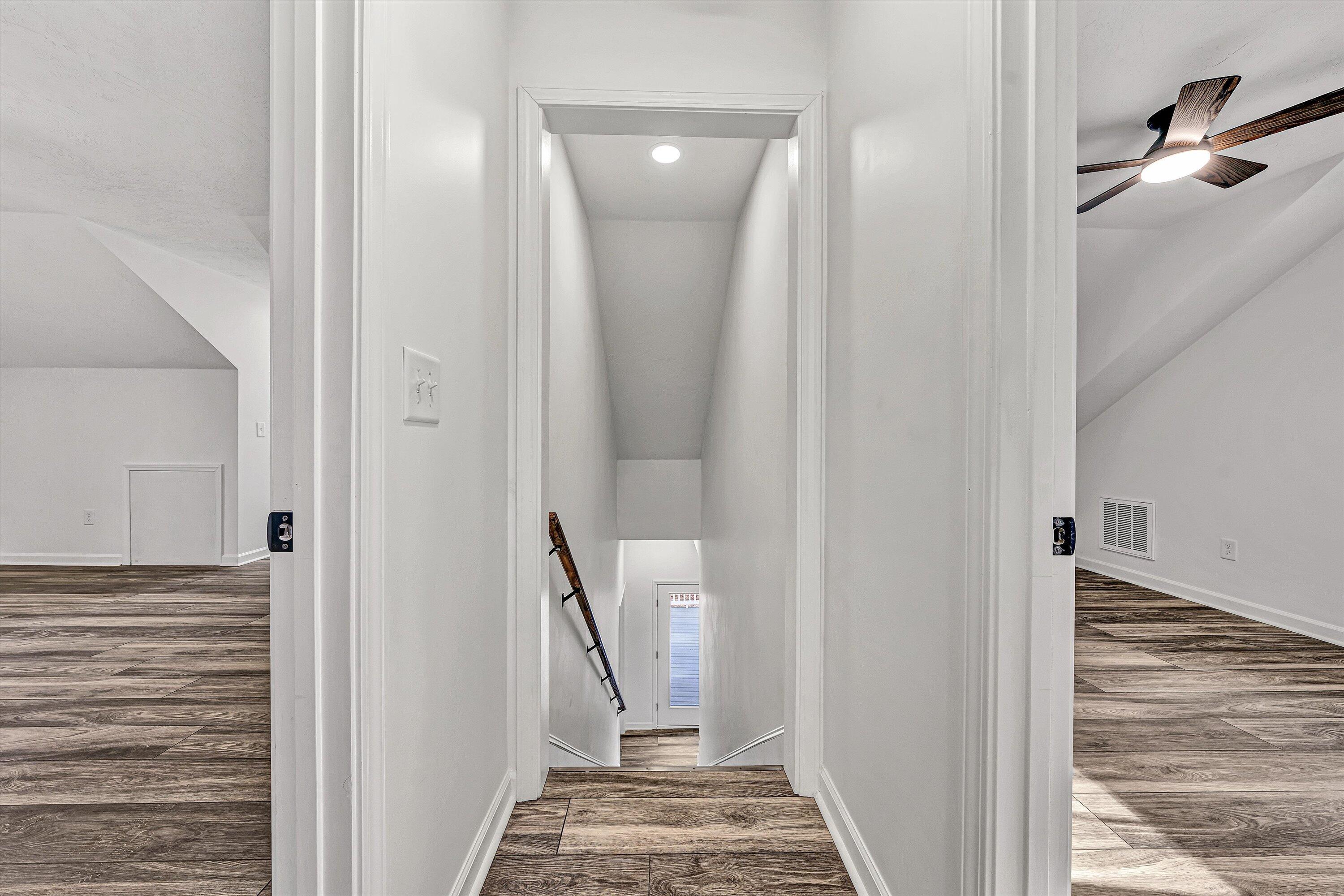 103 Bluff Court Moneta, VA 24121 - Photo 32 of 63 30-DSC00202