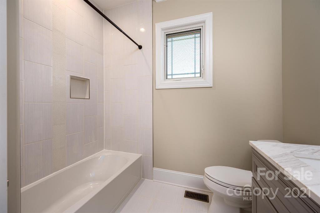 1390 Null Road Lincolnton, NC 28092 - Photo 17 of 37 Gallery Image 17