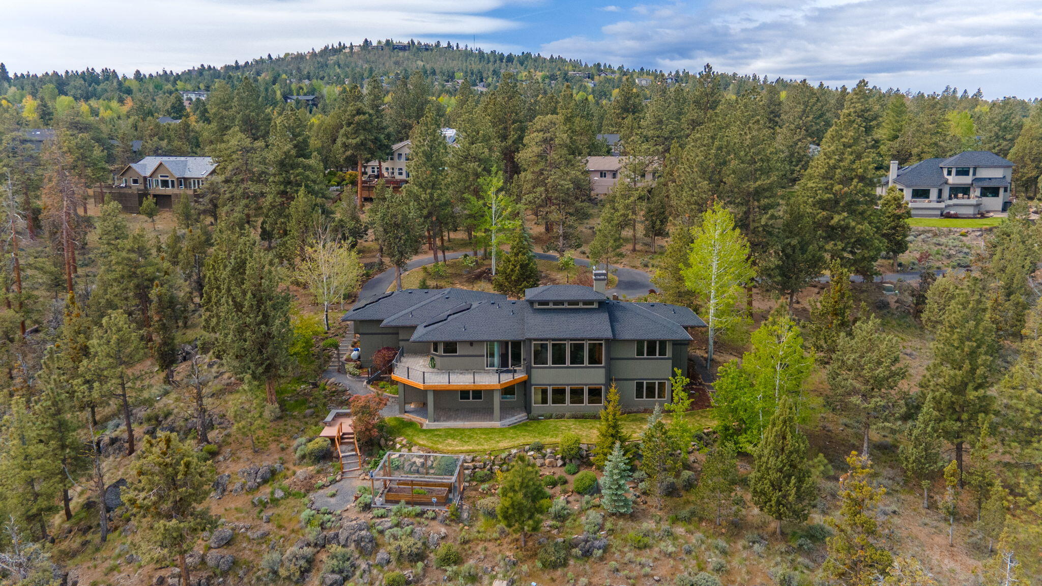 885 Northwest Chelsea Loop Bend, OR 97703 - Photo 9 of 57 24-web-or-mls-Riley_Visuals-24