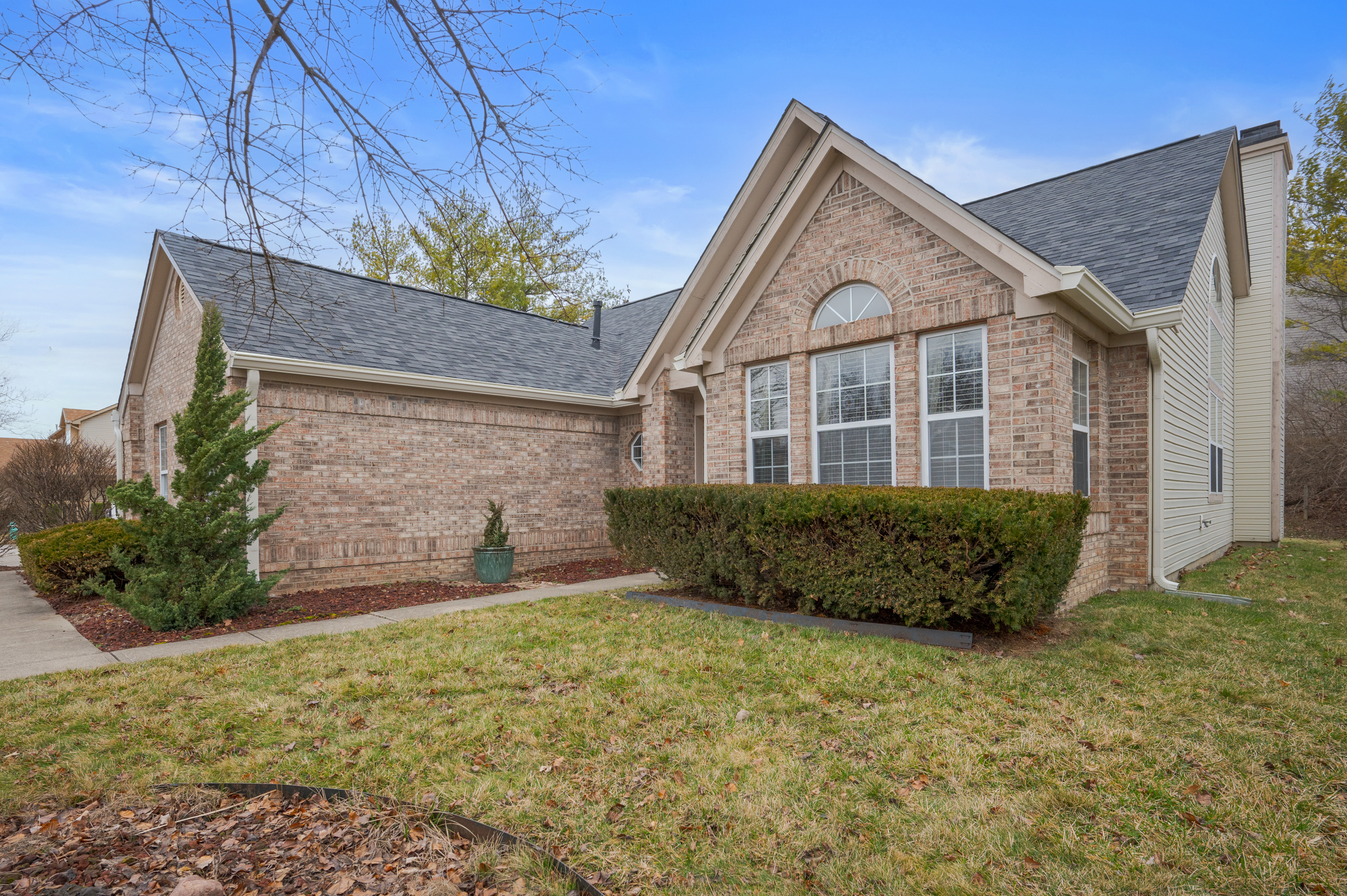 5635 Rundle Court Indianapolis, IN 46220 - Photo 2 of 32 Gallery Image 2
